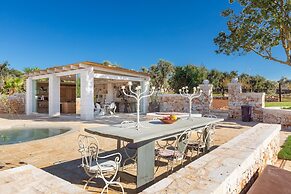 3666 Ca' Della Roccia by Perle di Puglia