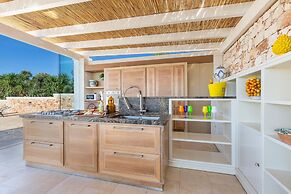 3666 Ca' Della Roccia by Perle di Puglia