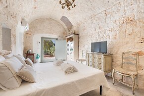 3666 Ca' Della Roccia by Perle di Puglia