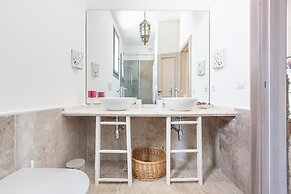 3666 Ca' Della Roccia by Perle di Puglia