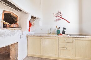 3666 Ca' Della Roccia by Perle di Puglia