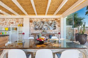 3666 Ca' Della Roccia by Perle di Puglia