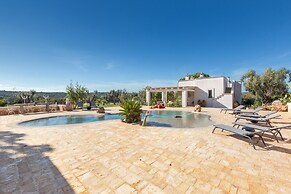 3666 Ca' Della Roccia by Perle di Puglia