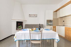 3324 Angela House by Barbarhouse