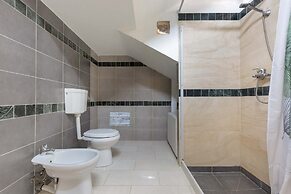 3324 Angela House by Barbarhouse