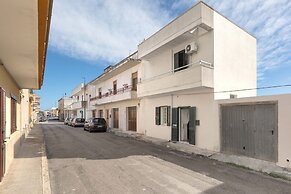 3324 Angela House by Barbarhouse