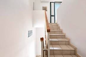 3324 Angela House by Barbarhouse