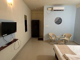 Aqua Wave by YogiTree Hotels