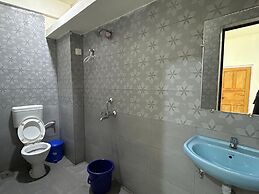 Aqua Wave by YogiTree Hotels
