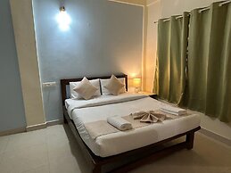 Aqua Wave by YogiTree Hotels