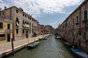 Ca' Longo Palace Apartments