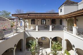 Arcos Del Mar Beachfront