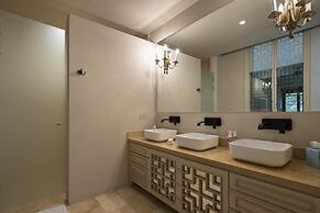 Arcos Del Mar Beachfront