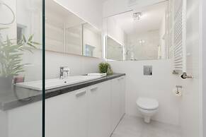 Lux Apartment by Renters Prestige