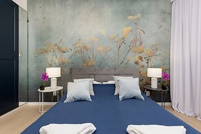 Lux Apartment by Renters Prestige