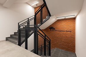 Lux Apartment by Renters Prestige