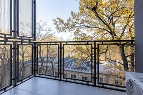 Lux Apartment by Renters Prestige