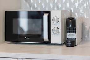 Lux Apartment by Renters Prestige