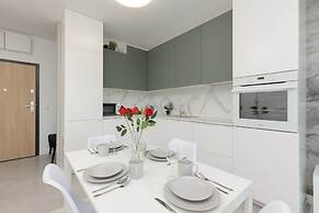 Lux Apartment by Renters Prestige