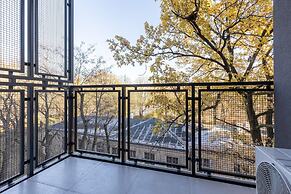 Lux Apartment by Renters Prestige