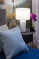 Lux Apartment by Renters Prestige