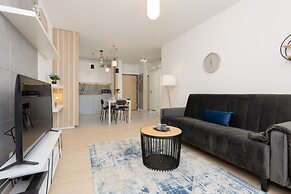 Lux Apartment by Renters Prestige