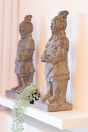 Lux Apartment by Renters Prestige