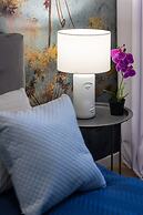 Lux Apartment by Renters Prestige