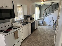 Tri - Level Residential Home; Pet Friendly, Wifi, Off Street Parking 4