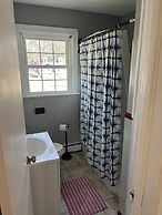 Tri - Level Residential Home; Pet Friendly, Wifi, Off Street Parking 4