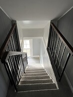 Tri - Level Residential Home; Pet Friendly, Wifi, Off Street Parking 4