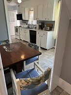 Tri - Level Residential Home; Pet Friendly, Wifi, Off Street Parking 4