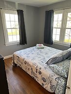 Tri - Level Residential Home; Pet Friendly, Wifi, Off Street Parking 4