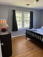 Tri - Level Residential Home; Pet Friendly, Wifi, Off Street Parking 4