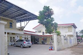 OYO Life 92632 Kost Pondok Kito