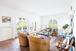 Villa Costanza by Wonderful Italy