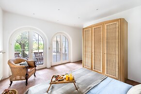 Villa Costanza by Wonderful Italy