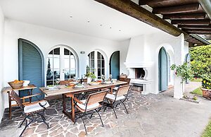 Villa Costanza by Wonderful Italy