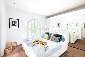 Villa Costanza by Wonderful Italy