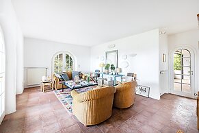 Villa Costanza by Wonderful Italy