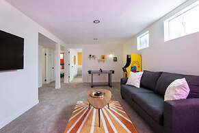 Stylish Home 4 King Beds w Pacman Near DT Denver