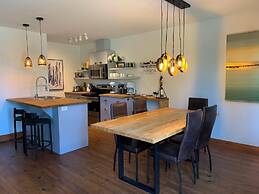 Relaxing Location Steps From Resort Citq 242281