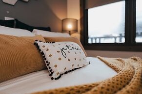 Lake Resort Suite Views Amenities