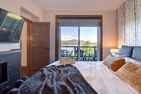 Lake Resort Suite Views Amenities