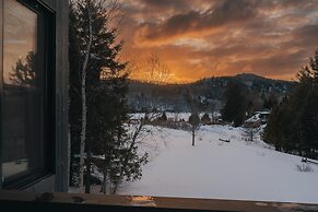 Lake Resort Suite Views Amenities