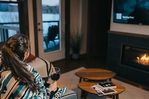 Lake Resort Suite Views Amenities