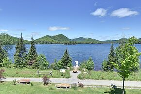 Lake Resort Suite Views Amenities