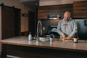 Lake Resort Suite Views Amenities