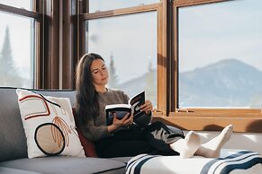 Lake Resort Suite Views Amenities