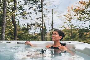 Warm Cabin in Nature With spa Sauna Citq 309153